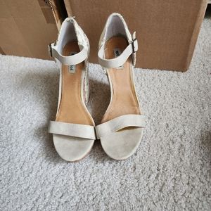 Not Rated Cream Wedges